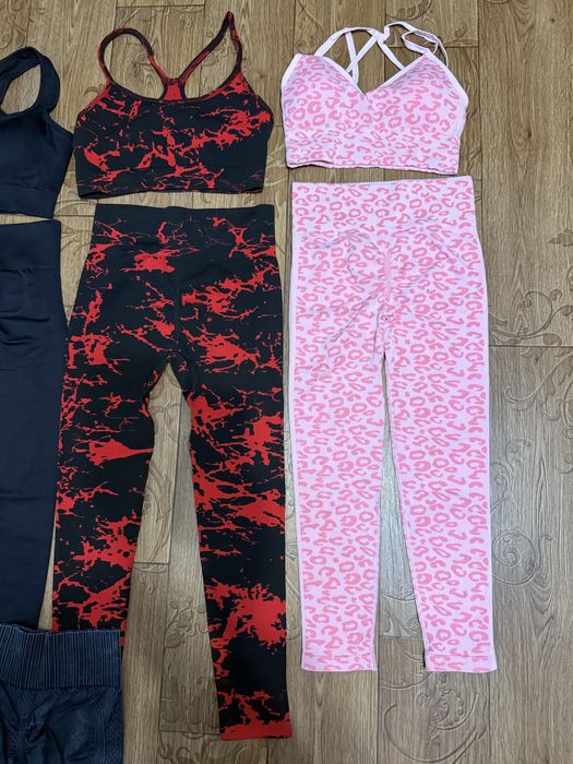 Костюми для фітнесу йоги пілатесу спорт тай лосіни топ рашгард пуш ап