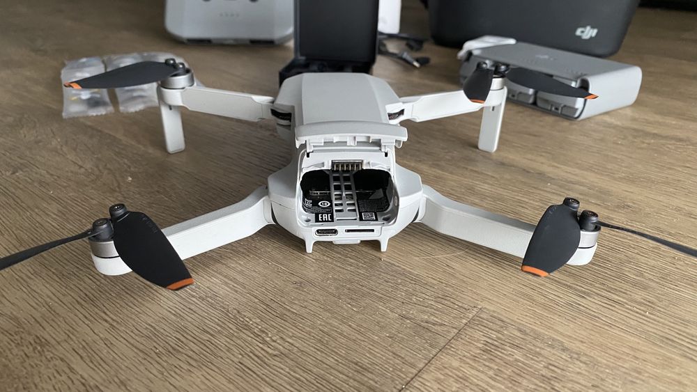DJI mini 2 fly more combo - versao 4k