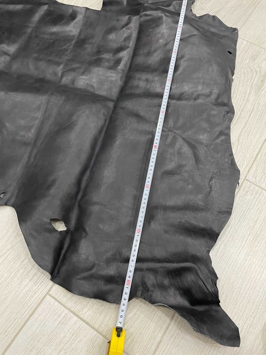 Телячья кожа черного кольору 0,9 м2