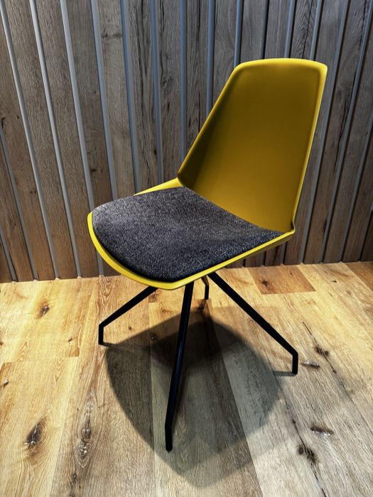 Krzesło żółte musztardowe Nox 4 designerskie krzesła szare siedzisko