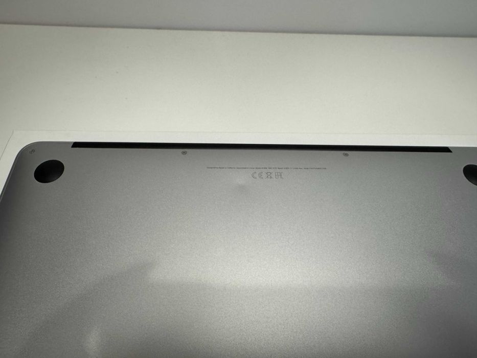 MacBook Air 13” (2017) | i5 / 8 GB RAM / 128 GB SSD | Idealny stan