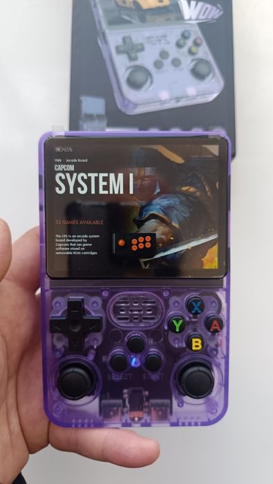 Sistema Handheld retro de Linux do consola R36S tela de um IPS de 3,5
