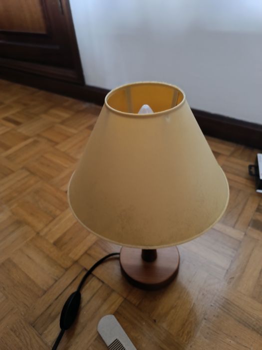 Candeeiro mesinha de cabeceira