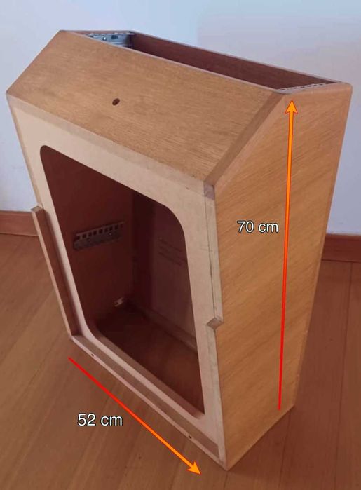 Estrutura metálica+madeira para equipamento técnico