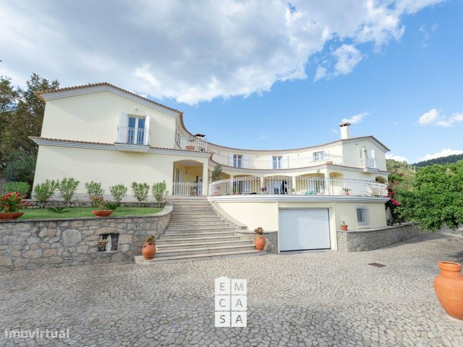 Quinta com 3 Moradias, Piscina e Vista Deslumbrante sobre Vale de C...