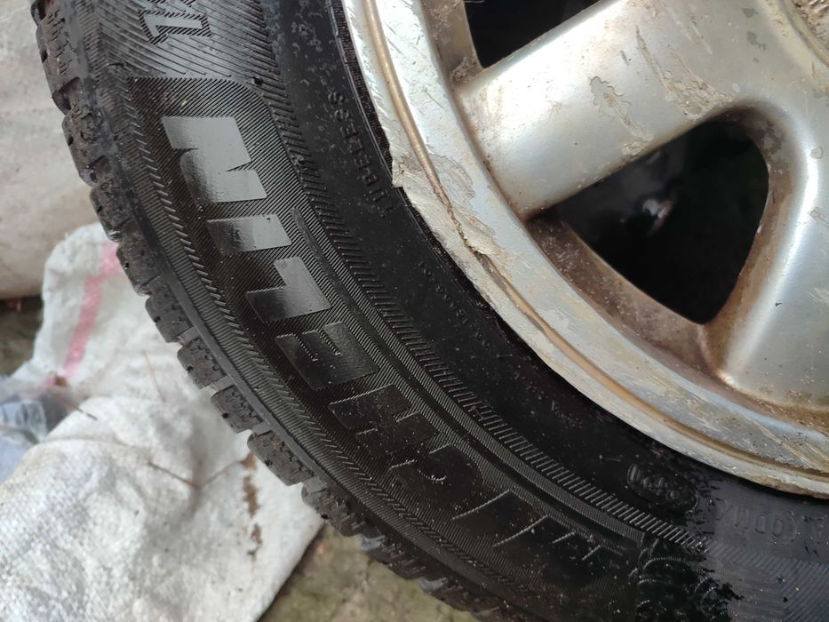 Продам зимне колесо R15