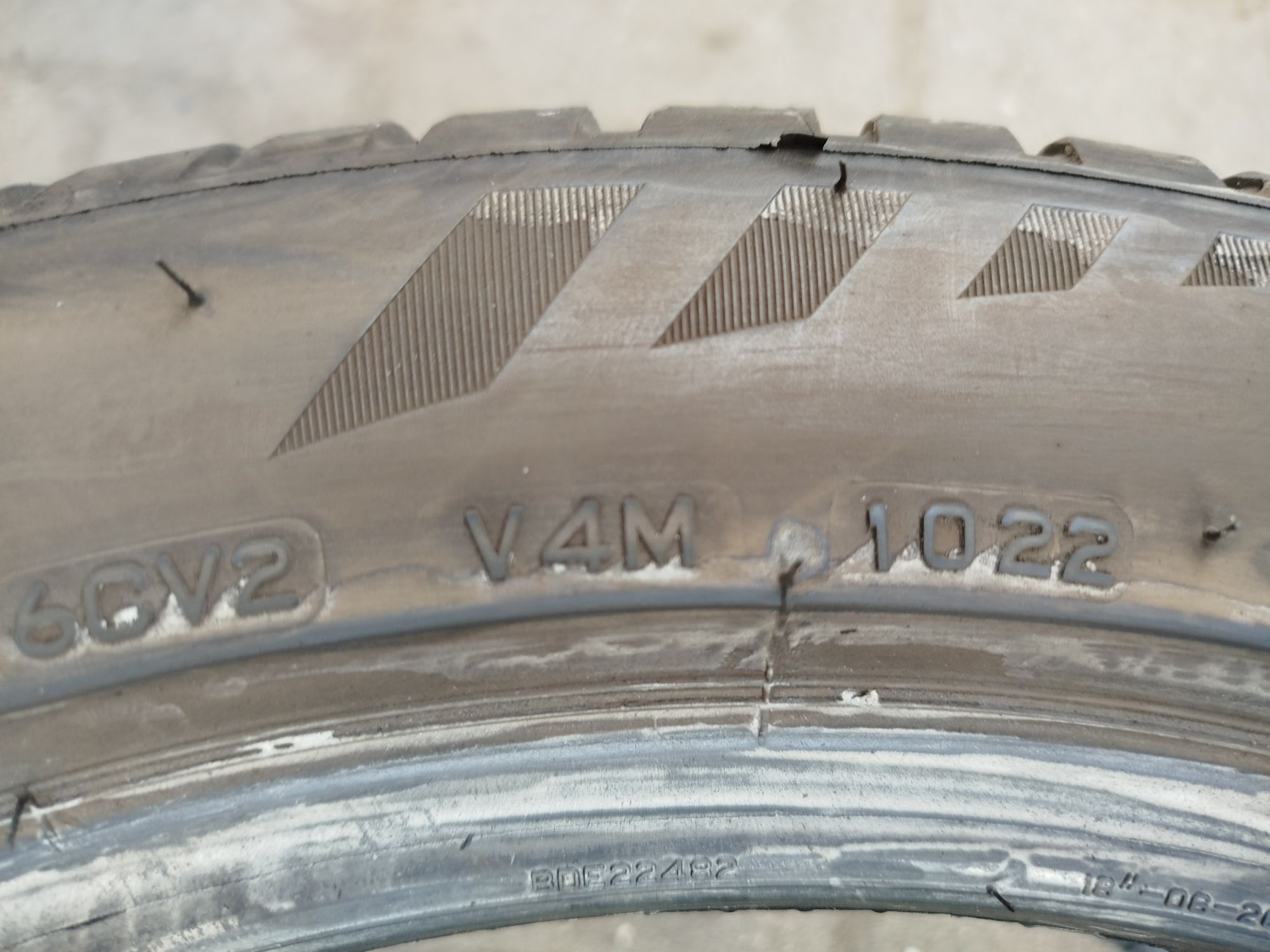 Opony całoroczne Bridgestone 215/50R18