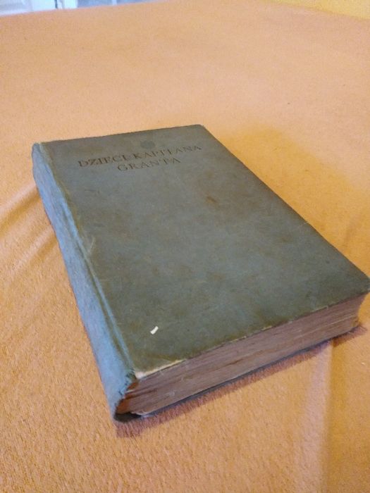 Dzieci Kapitana Granta , powieść wyd. w 1939 r. 3 tomy w 1. Wydanie 4