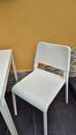 Conjunto mesa extensível e 2 cadeiras brancas