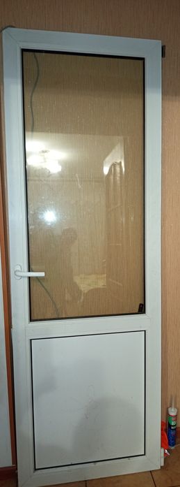 Болконая дверь без рамы