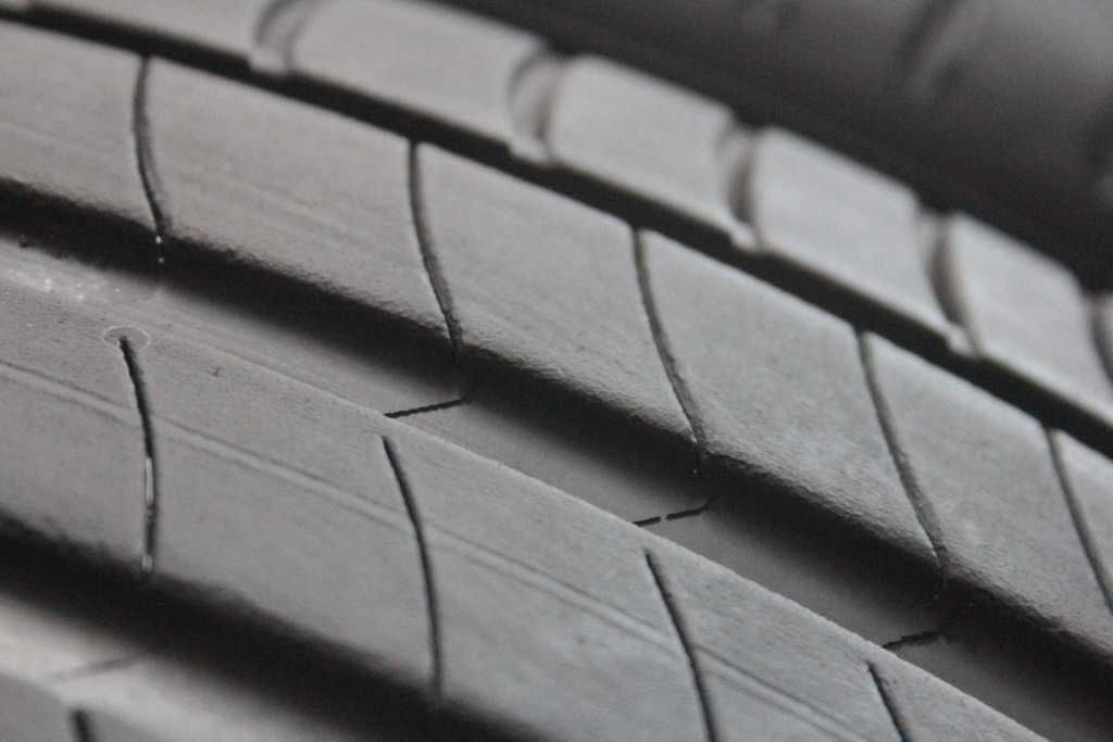 245/40/19 Michelin Primacy 3 ZP RSC MOE 245/40 R19 98Y XL RunFlat