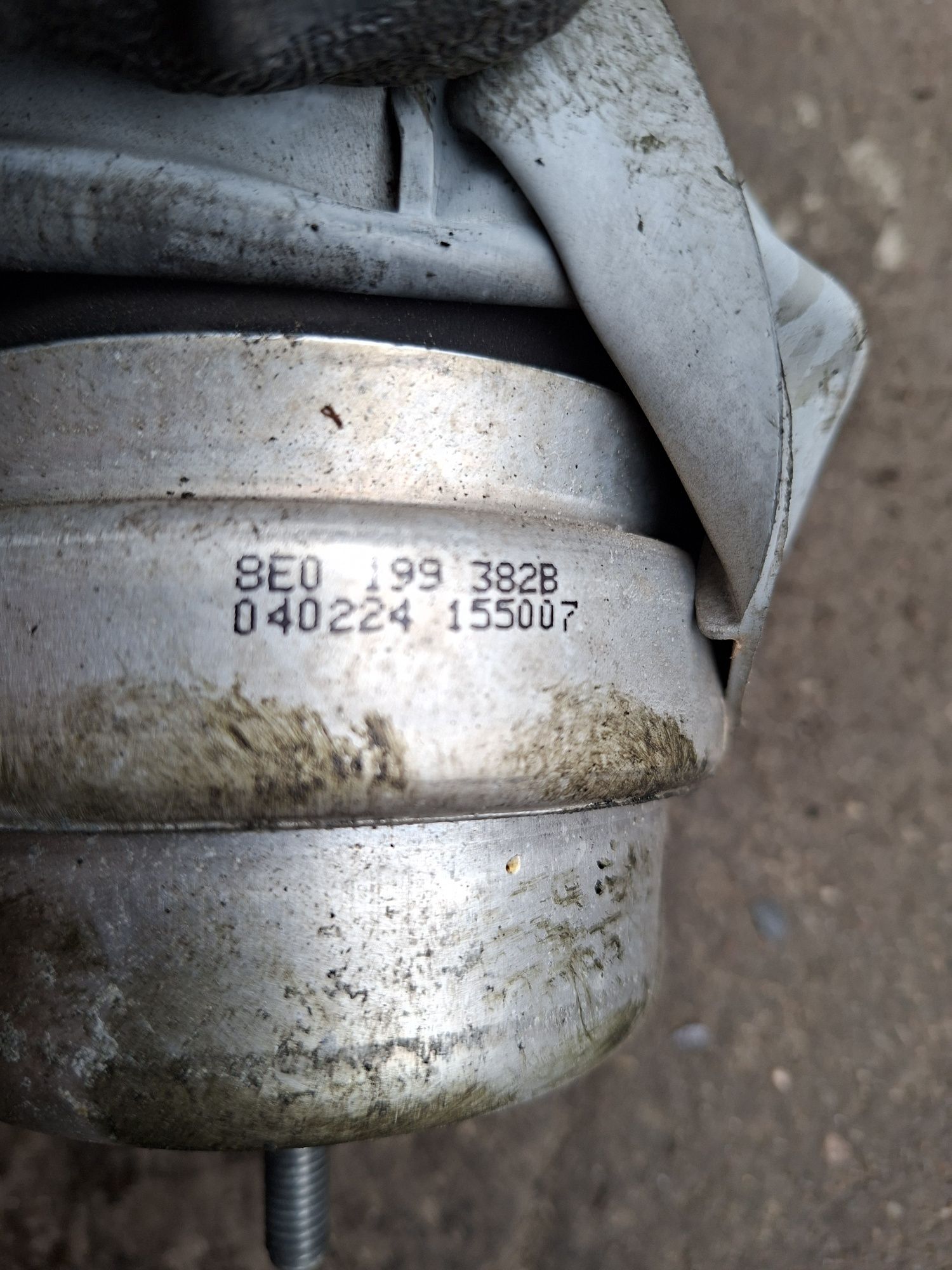 Poduszka silnika prawa audi a4 b6 b7 1.8t 2.0b 8e0,199,382b bfb alt