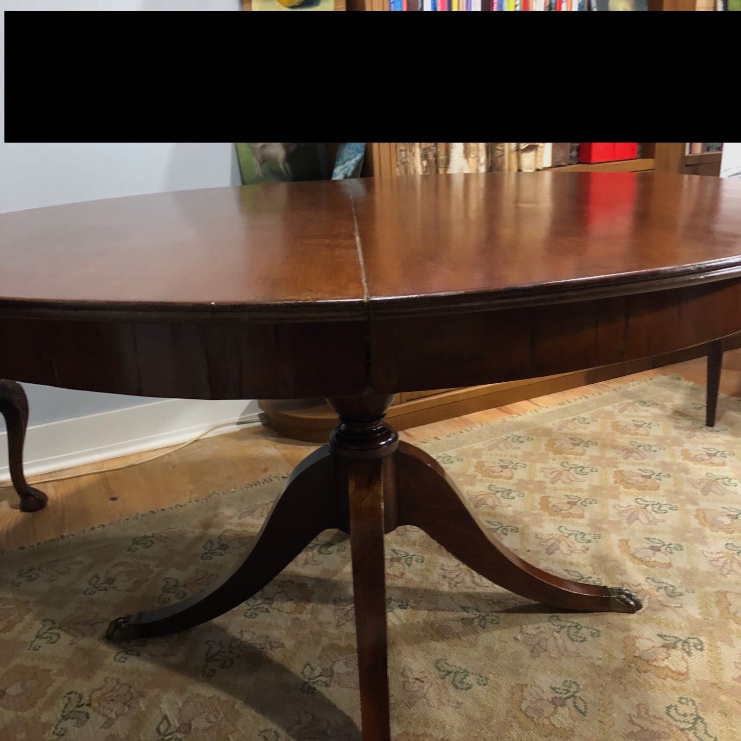 Grande mesa de casa de Jantar . Mogno e folheado de mogno.