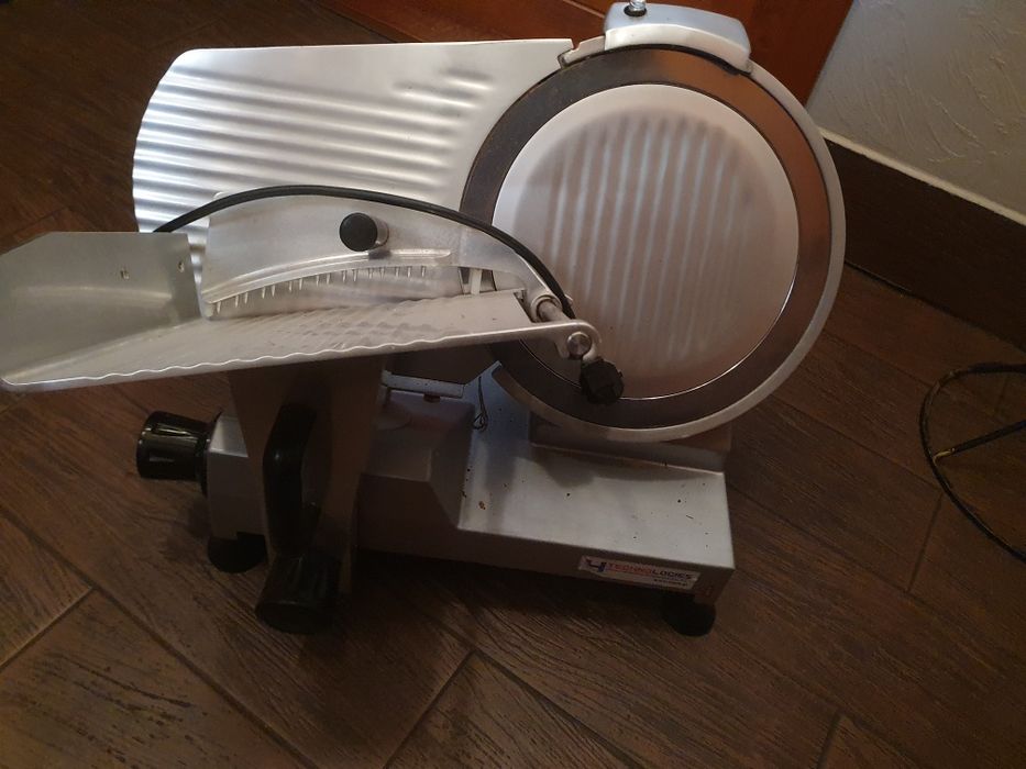 Profesjonalna krajalnica sklepowa