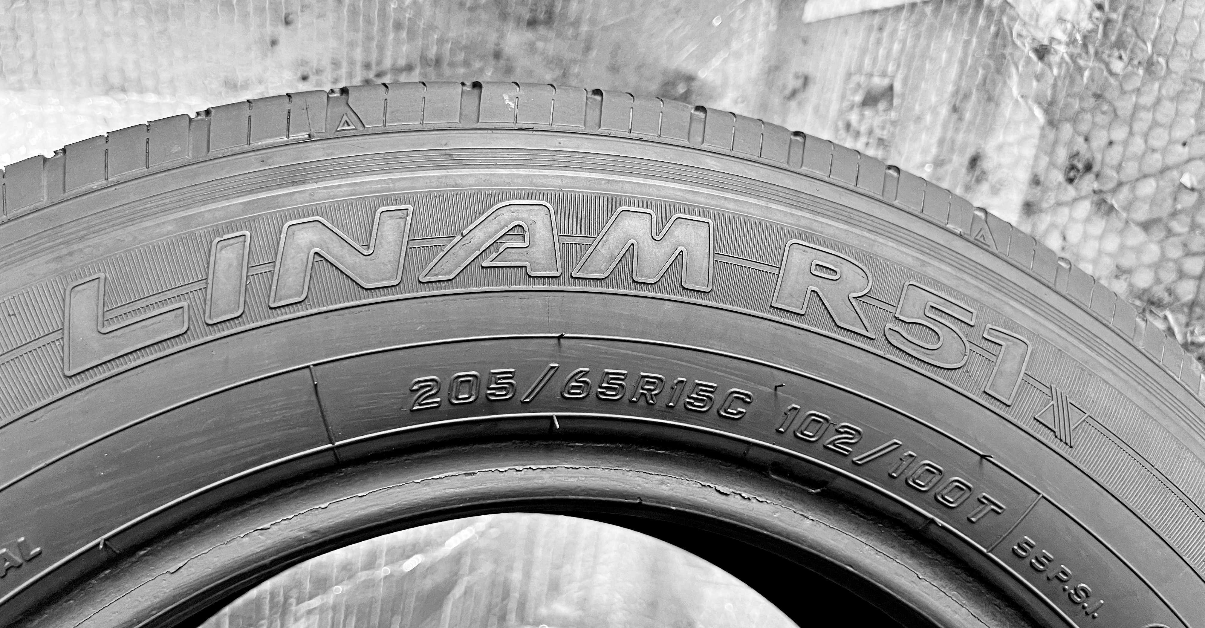 Шини Б/в 205.65.15c пара Falken
