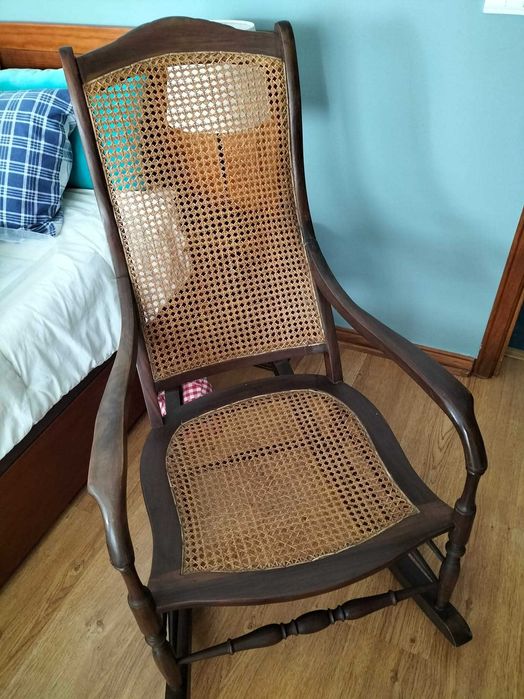 Cadeira de baloiço de palhinha
