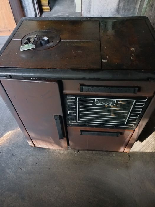 Sprzedam kuchnie węglową.