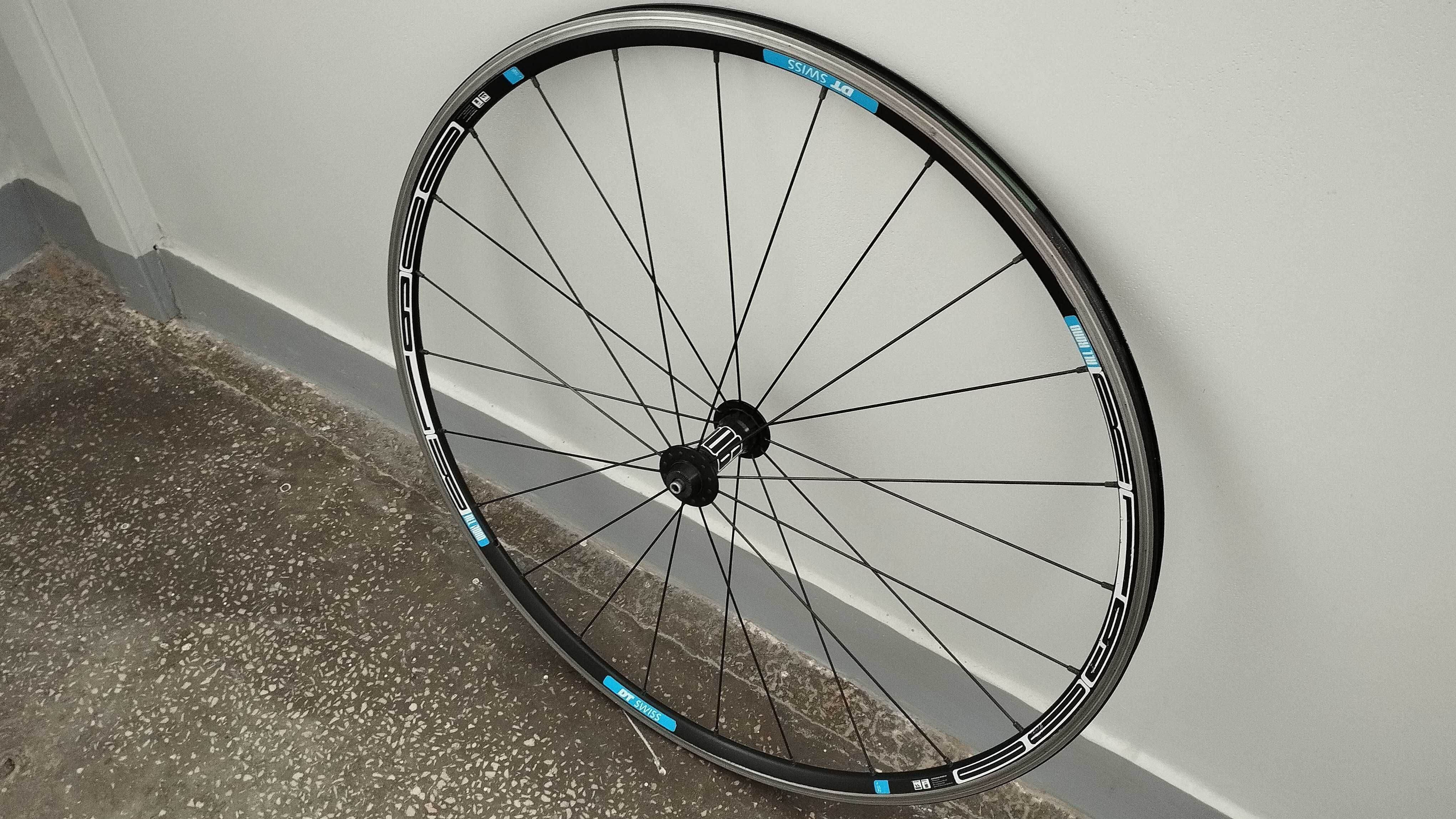 Koło Szosowe Dt Swiss R1900 przód 28 cali