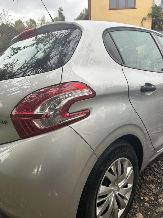 Peugeot 208  1.0 vti 68 km 102200 km