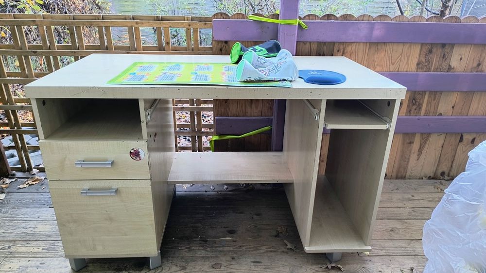 Biurko dziecięce/ młodzieżowe