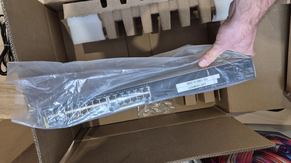 Комутатор Aruba (HPE) J9773A