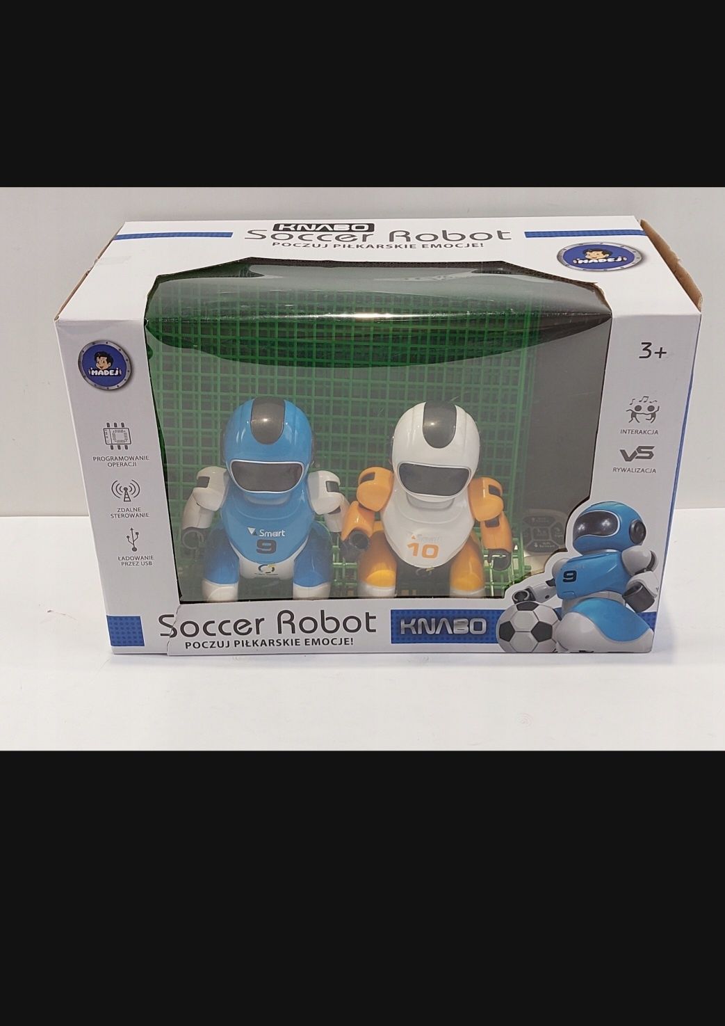2 Roboty Knabo grające w piłkę nożną sterowane