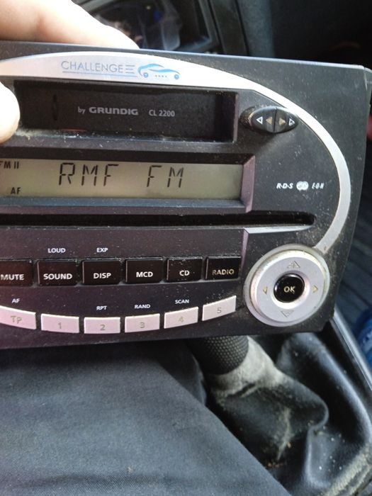 Radio Grundig cl 2200 do poprawek na sztuke 2 din