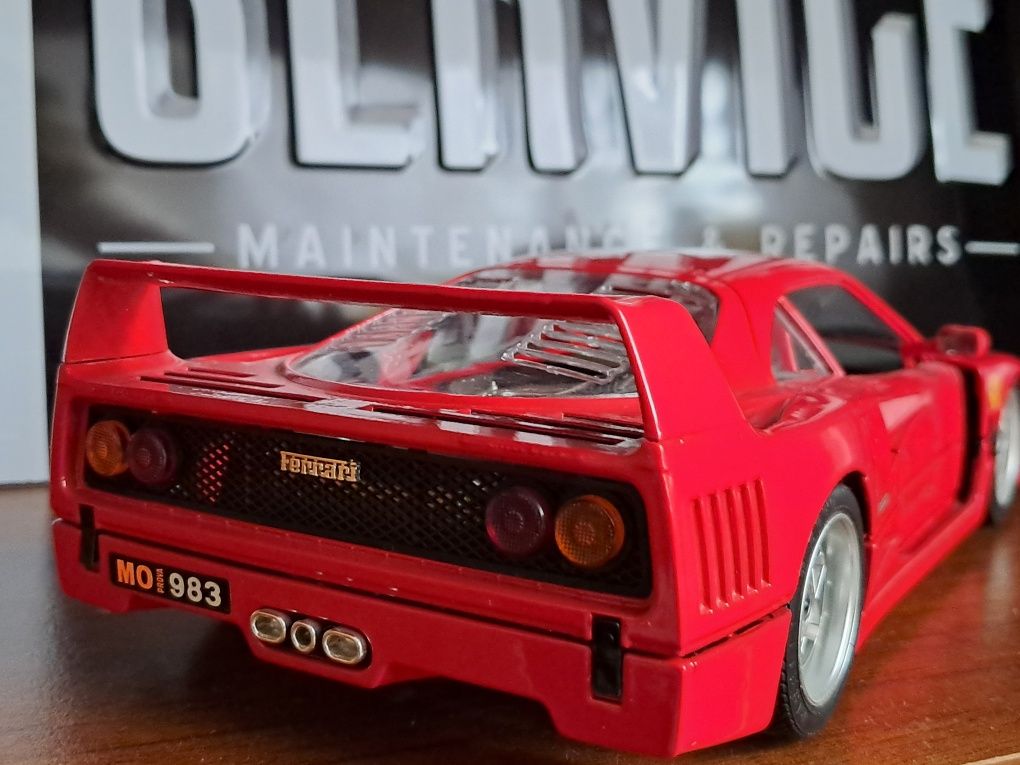 Ferrari F40 wyselekcjonowane skala 1:18