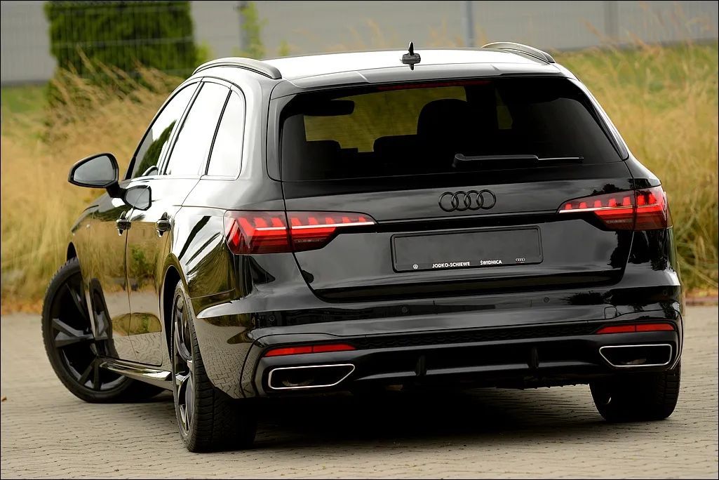 Audi A4 35 TFSI 150KM * S-tronic * AVANT * S-LINE * Black Edition * MATRIX *