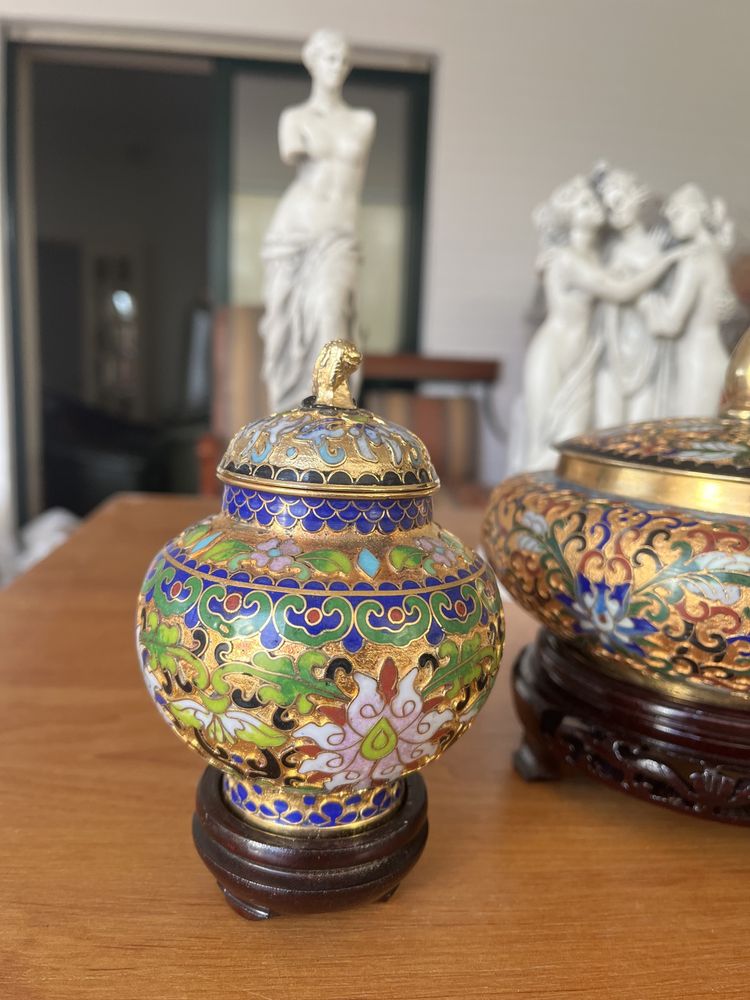 Vasos chineses e Estatuas