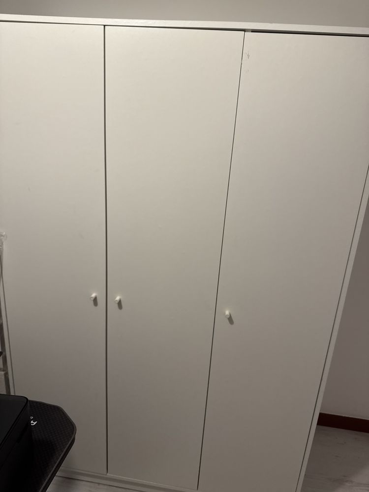 KLEPPSTAD roupeiro com 3 portas