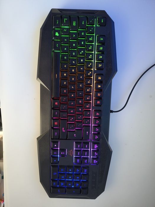 Teclado RGB Trust CXT