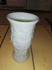 Biały szklany wazon z USA