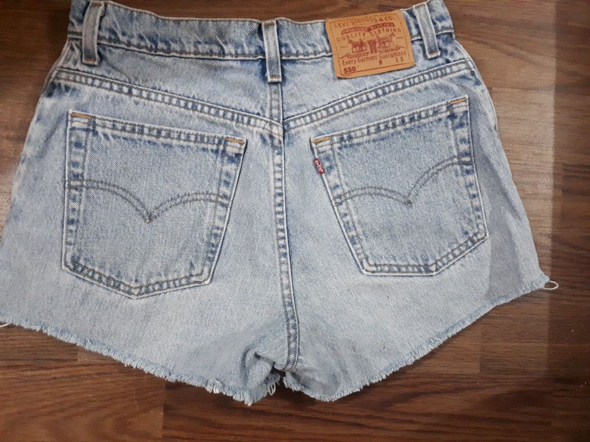 Джинсовые шорты Levis