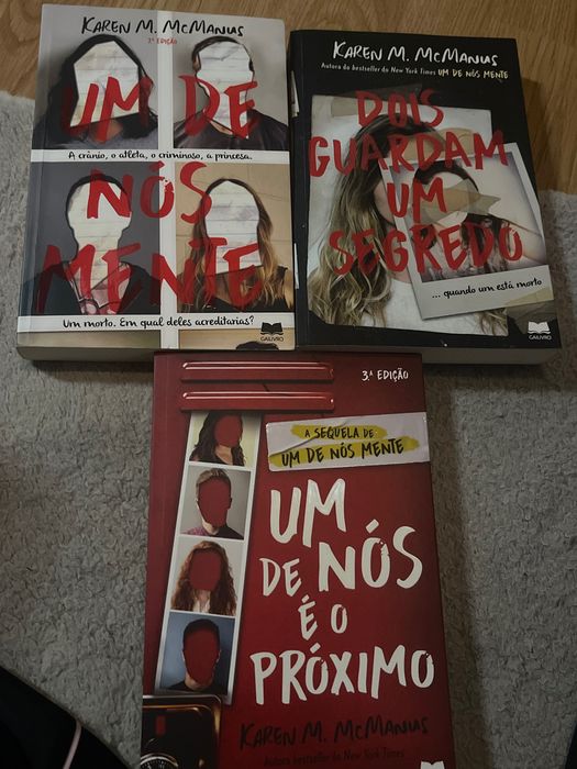 Livros de coleção de um de nós mente