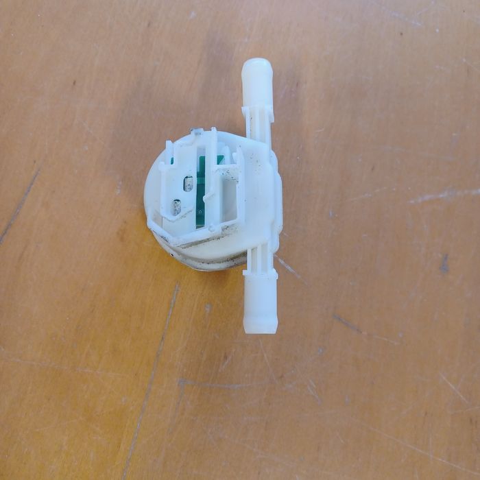 Elektrozawór do zmywarki Beko DSFS6831X,DSFS6835X