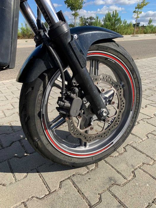 Mota Honda CBF 500 SA, em bom estado