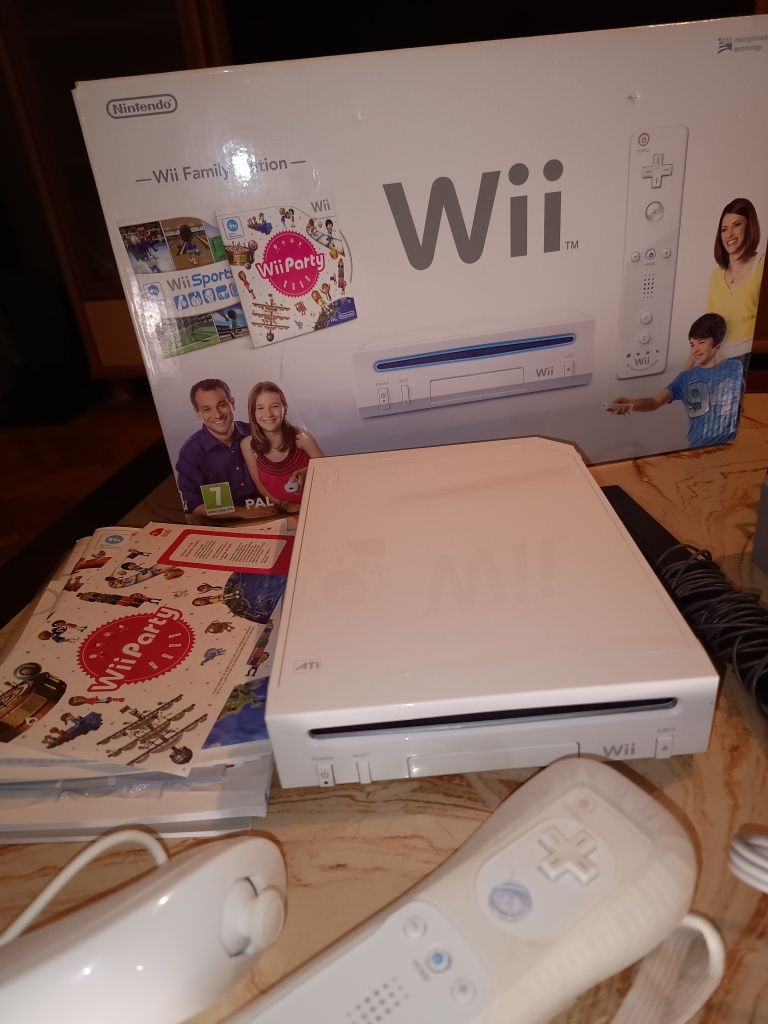 Konsola Wii Family Edition z okablowaniem  plus pilot z motionplus
