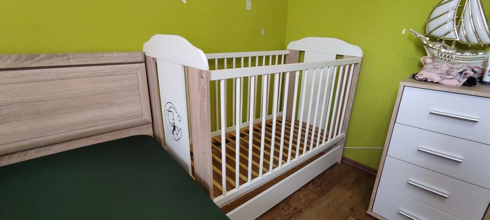 Zestaw łóżeczko dziecięce + komoda