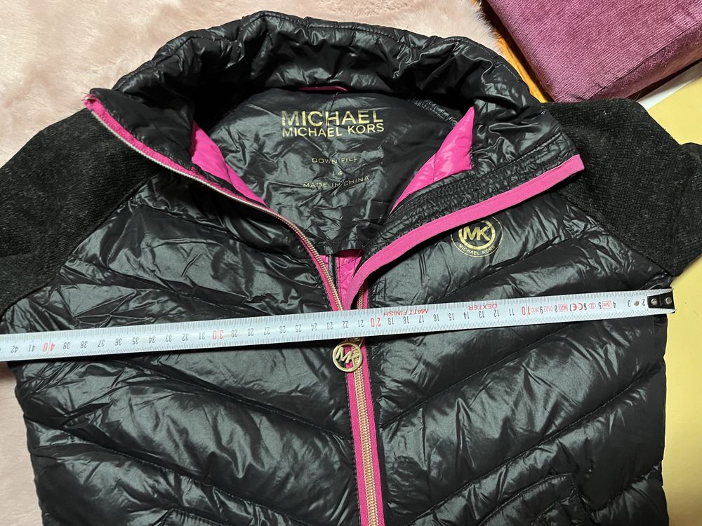 Michael Kors pikowana ocieplana kurtka bluza czarna z kapturem r XS