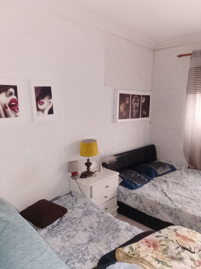 Alugo quarto em Gaia