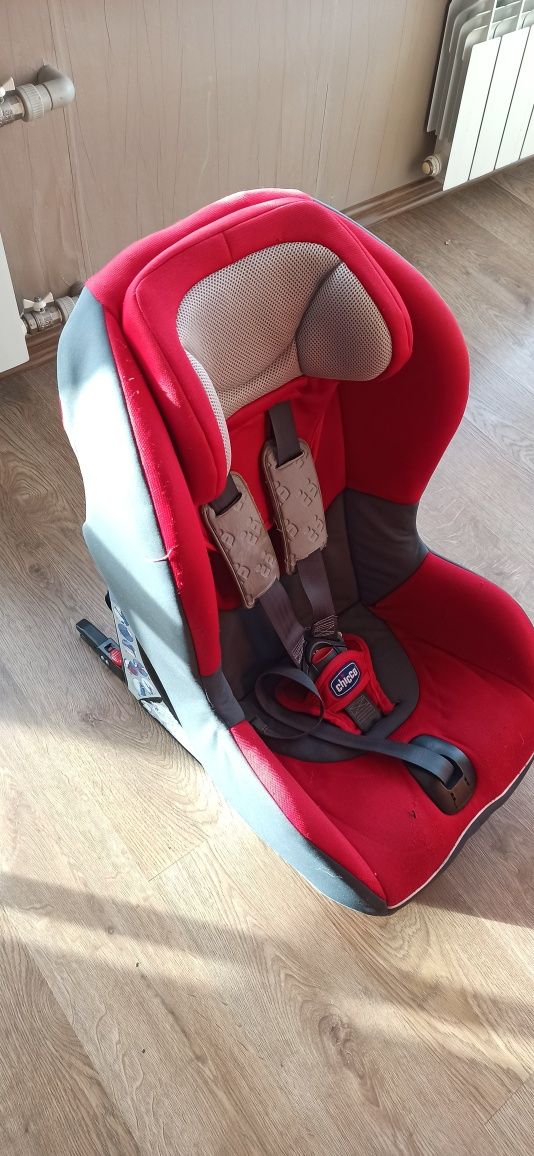 Chicco isofix автокресло