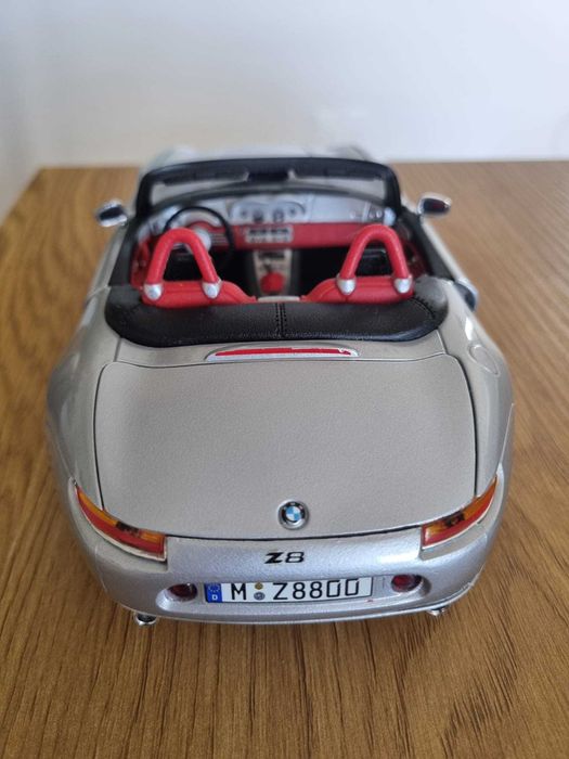 Miniatura BMW Z8 1/18