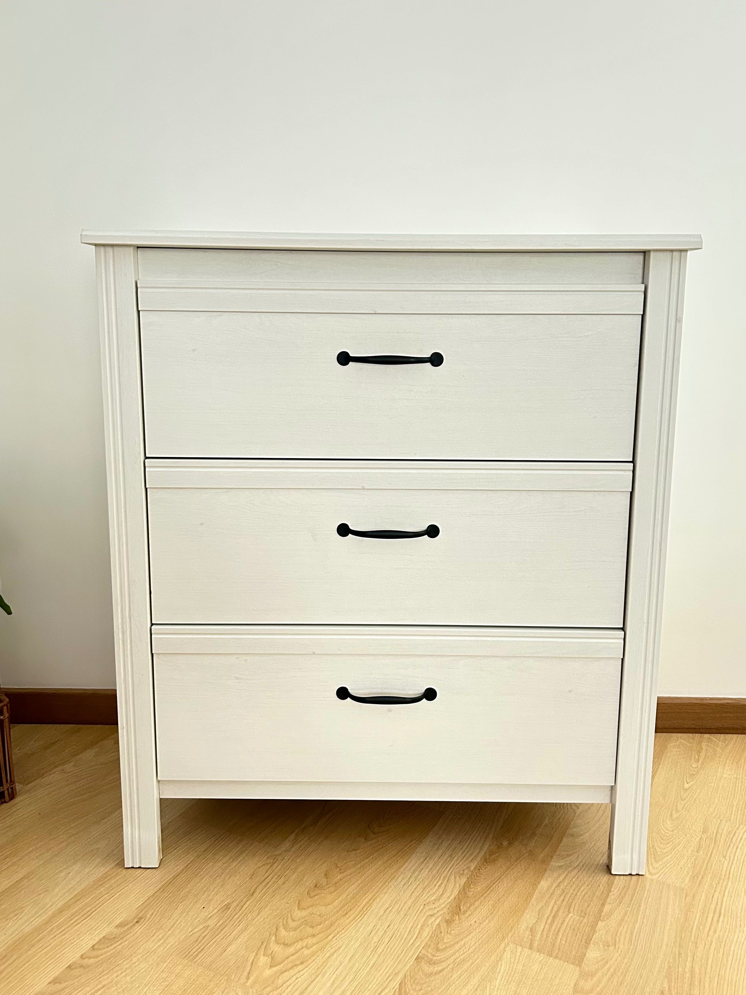 Cómoda C/3 gavetas usada (Ikea)