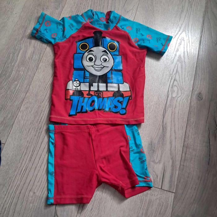 dwuczęściowy strój kąpielowy dla chłopca rozmiar 98