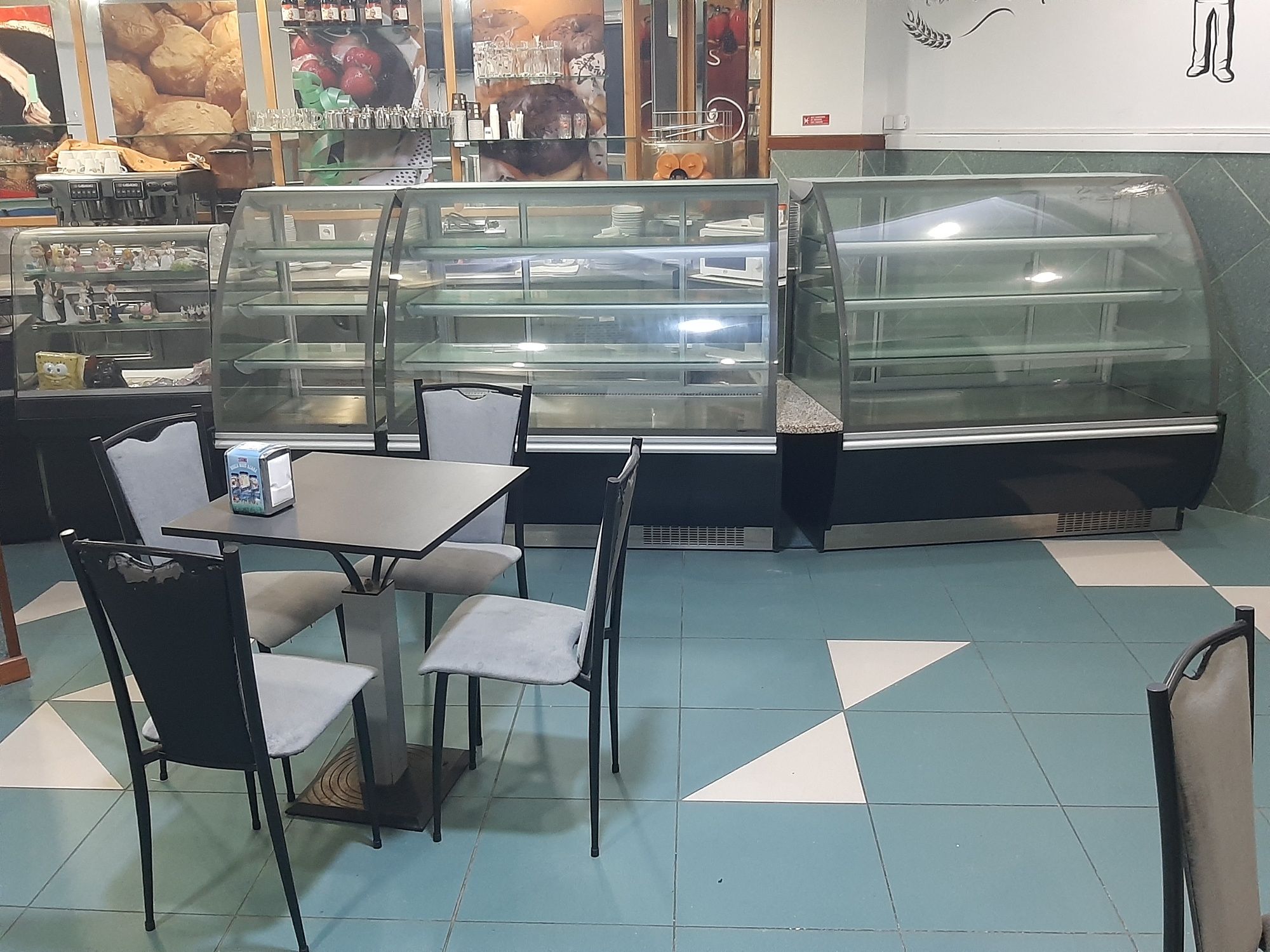 Vendo todo  equipamento para padaria e pastelaria pastelaria