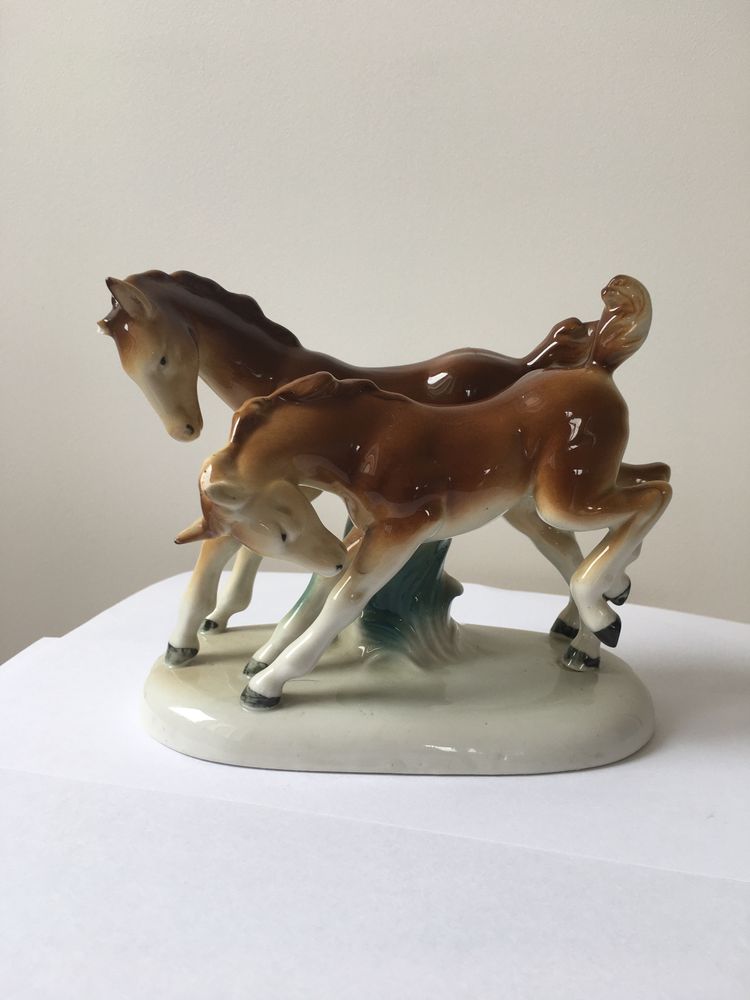 Figurka porcelanowa- konie