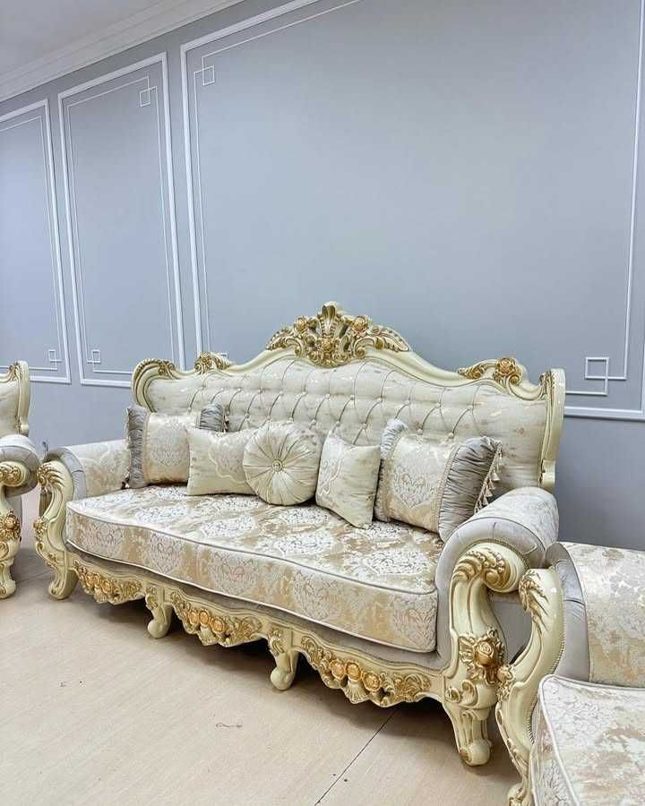 Продам диван два крісла