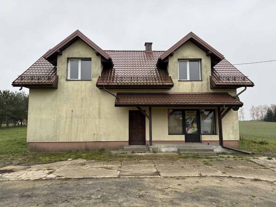 Budynek usługowo-mieszkalny – Wólka Ostrożeńska, przy trasie S17