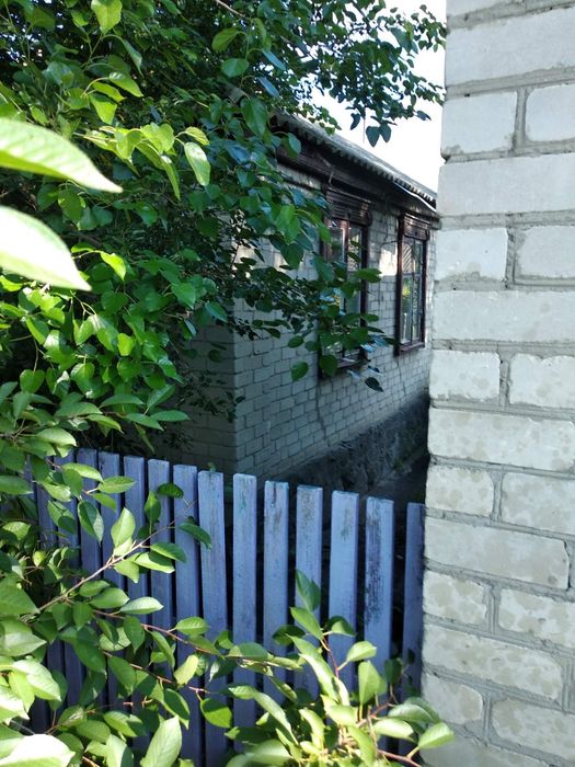 Продам 1/2 часть дома + гараж